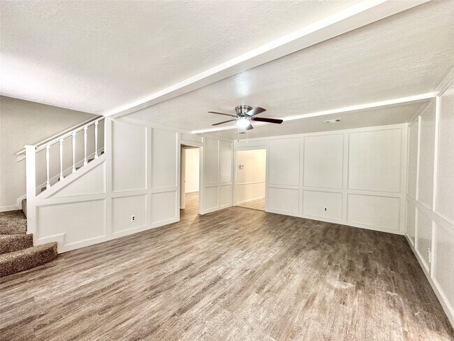 Building Photo - 43 W Torch Pine Cir