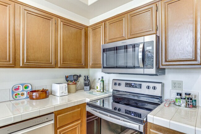 Building Photo - 29695 Circle R Greens Dr