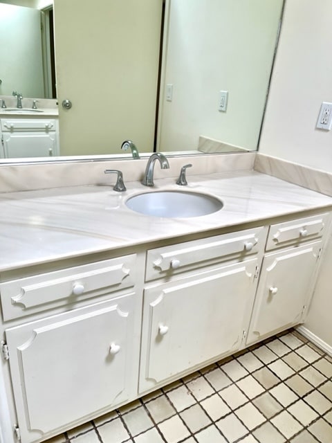 Primary Bath dual vanities - 1115 S La Peer Dr