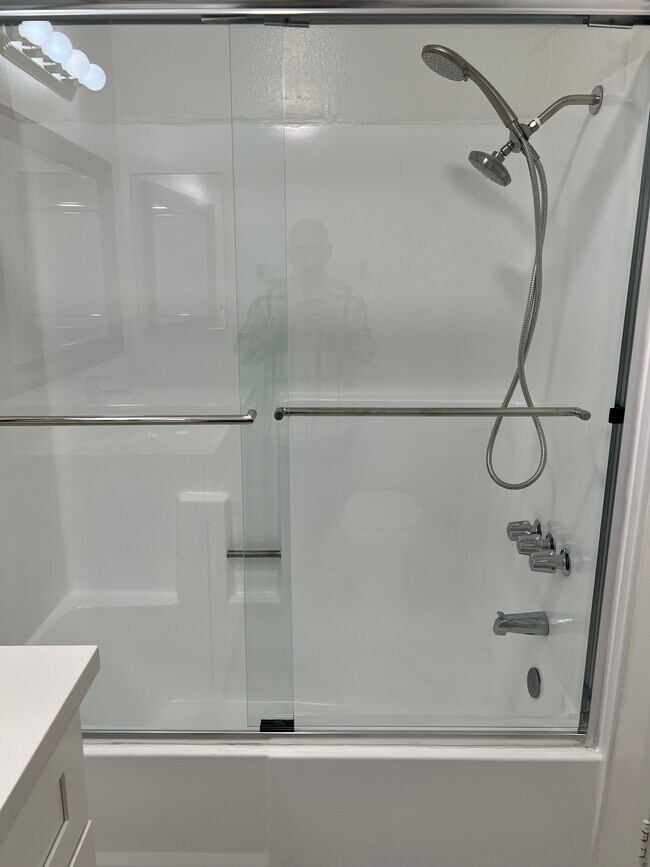 Building Photo - 419 S Verdugo Rd