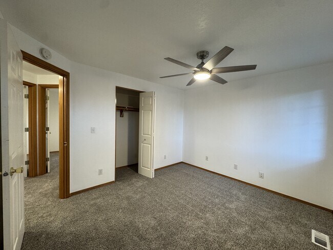 Building Photo - 4534 SW Pasadena St