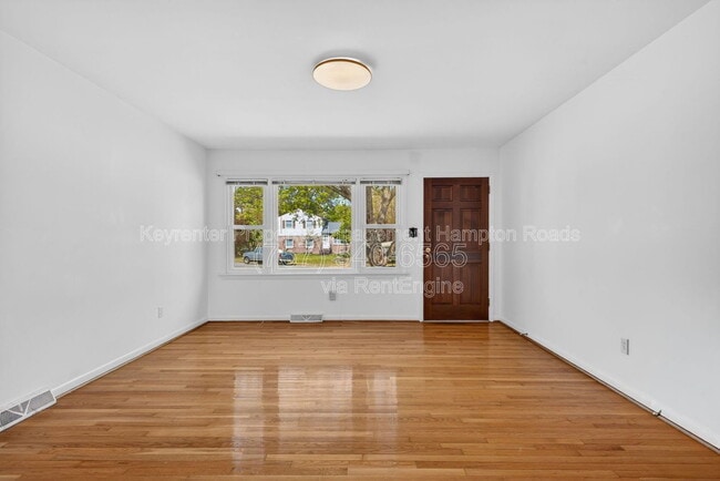 Building Photo - 204 Cleopatra Ct