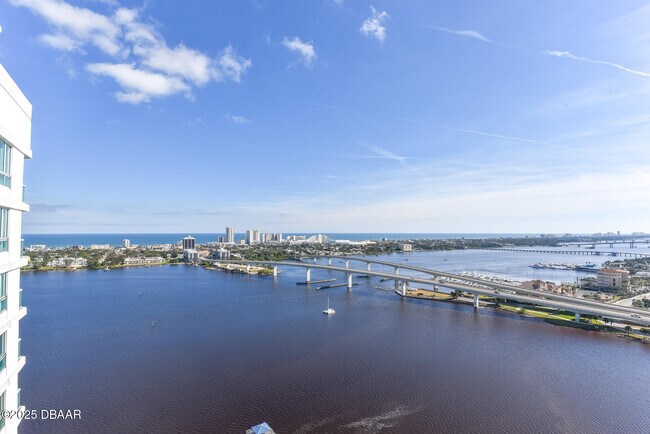 Building Photo - 231 Riverside Dr