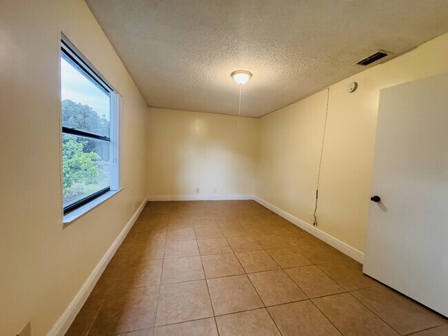 Building Photo - 7 Crossings Cir