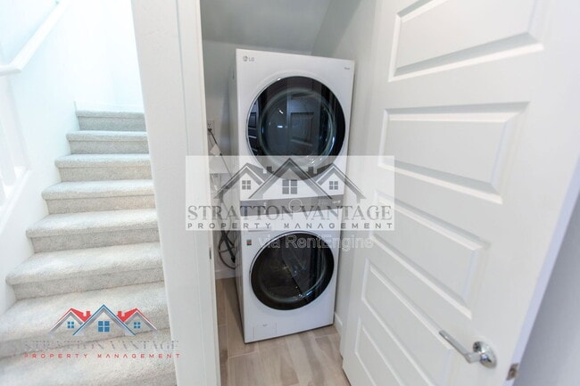 Building Photo - 4117 E Pinto Dr