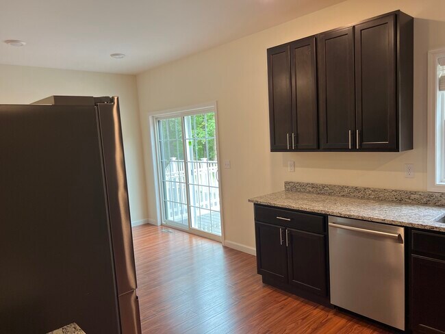 Building Photo - 5 Red Maple Ln