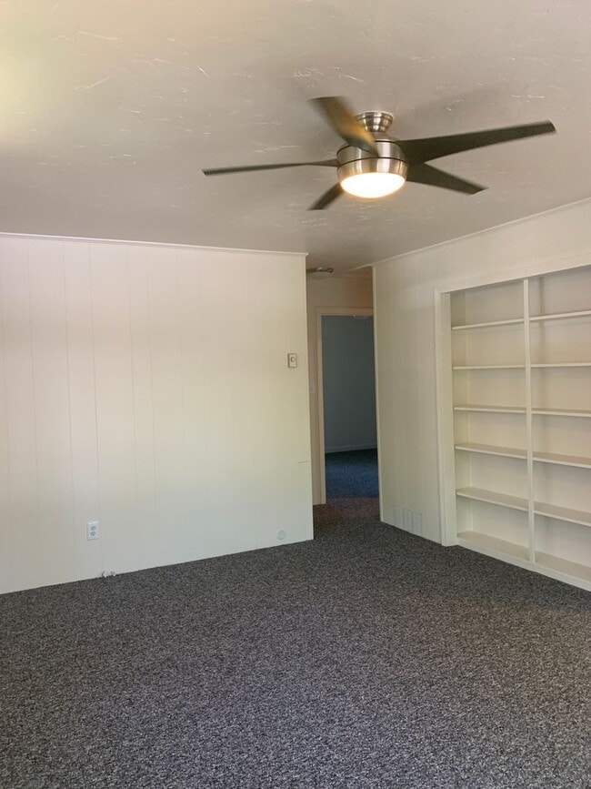 Building Photo - 2 Bedroom 1 Bath Home in Kill Devil Hills