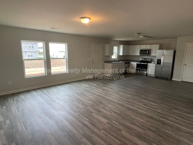 Building Photo - 3824 Miller Dr