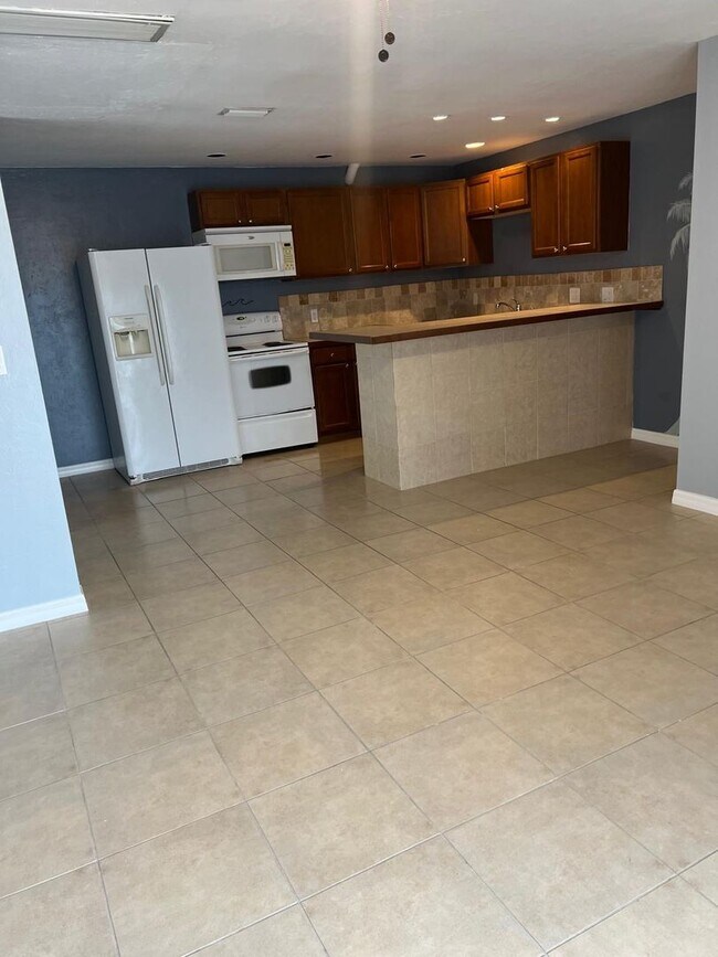 Building Photo - 128 Eucalyptus Ct