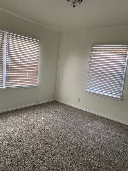 Building Photo - 400 Jefferson St