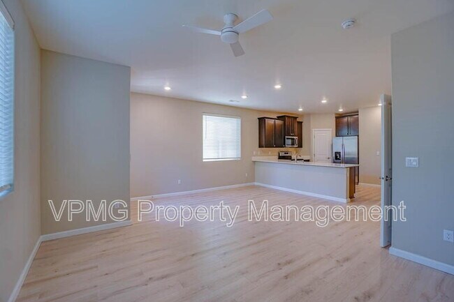 Building Photo - 7104 NE 155th Pl
