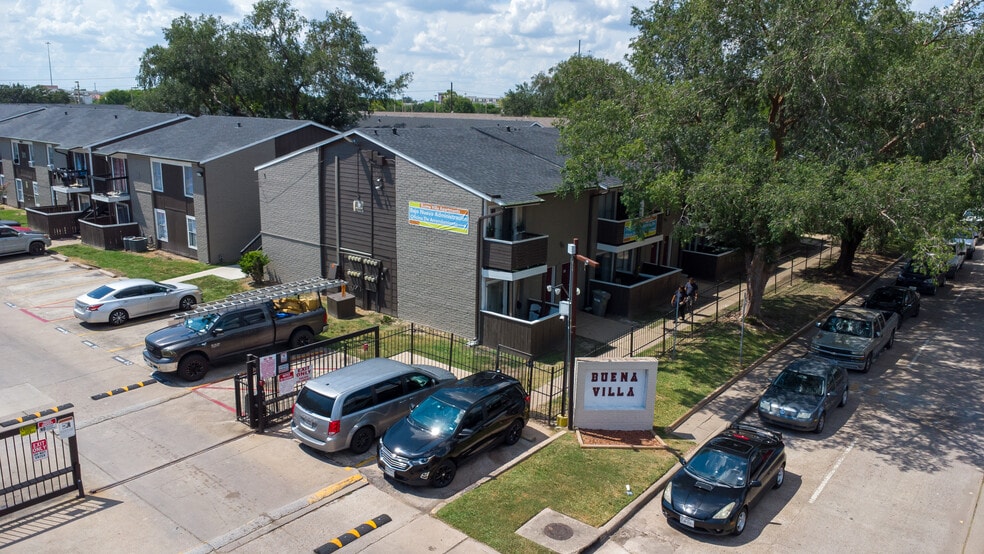 Building Photo - Buena Villa Apartments