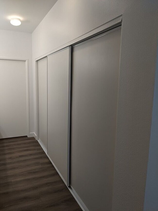 Building Photo - 2 Bedroom-2 Bathroom Single Story Condo in...