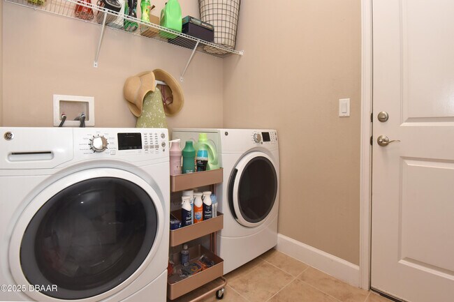 Building Photo - 6356 Hanfield Dr