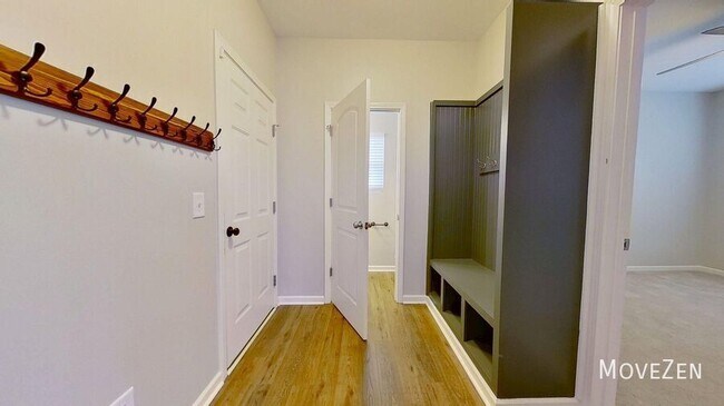 Building Photo - 3294 Winding Br Trl