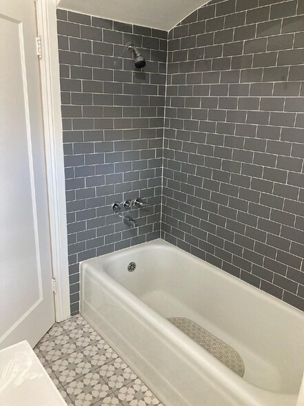 Building Photo - 849 5th St