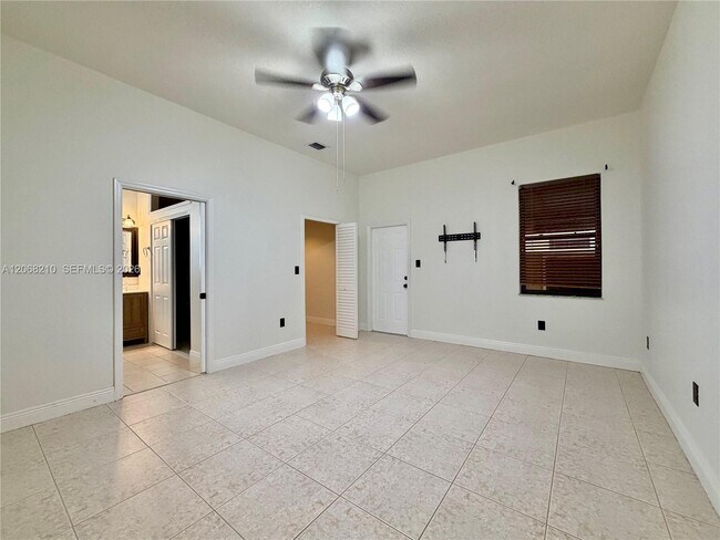Building Photo - 2802 SW 149th Pl
