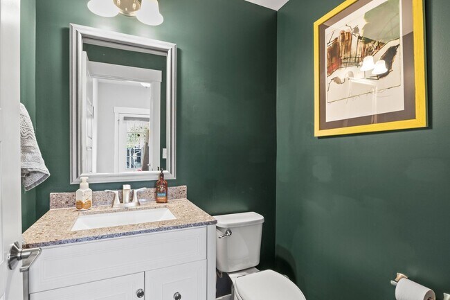 Building Photo - End Unit Townhome with many Upgrades - Downtown Wake Forest!