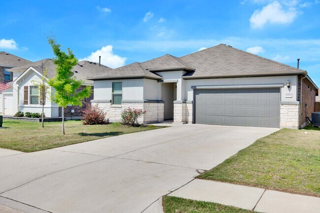 Building Photo - 8008 Massa Dr