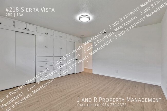 Building Photo - 4218 Sierra Vista Ave