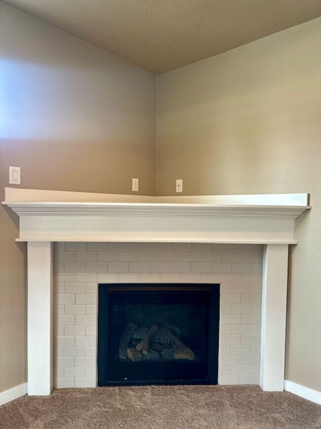 Building Photo - 63266 NW Newhall Pl