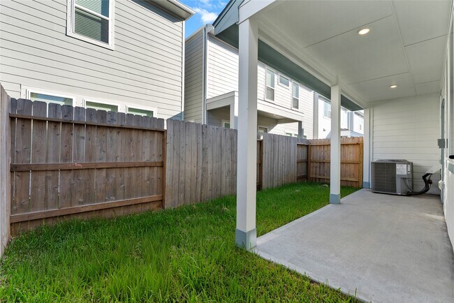 Building Photo - 700 Sand Dollar Dr