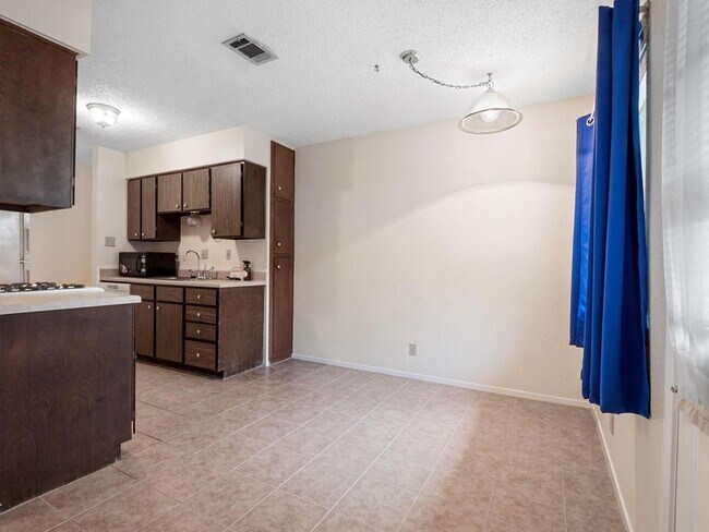 Building Photo - 3513 Westchester Ave