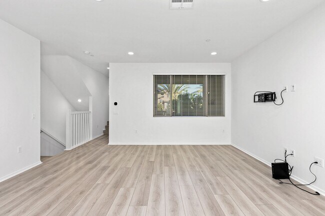 Building Photo - 4 bedroom - Pacific Ridge in Oceanside