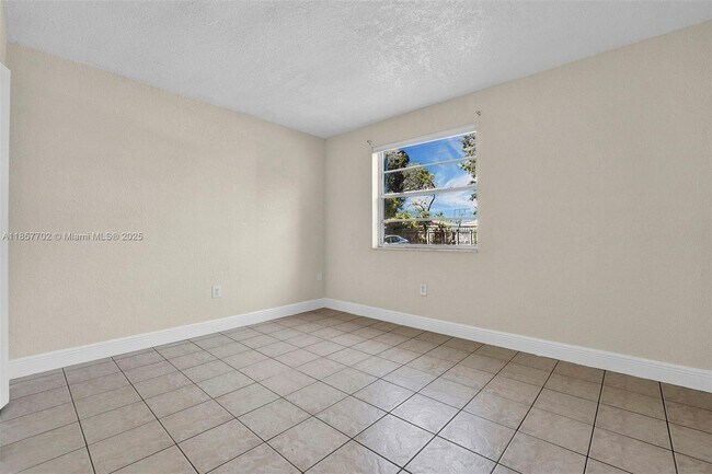 Building Photo - 17255 SW 95th Ave