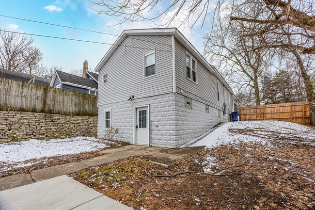 Building Photo - 716 Coit Ave NE