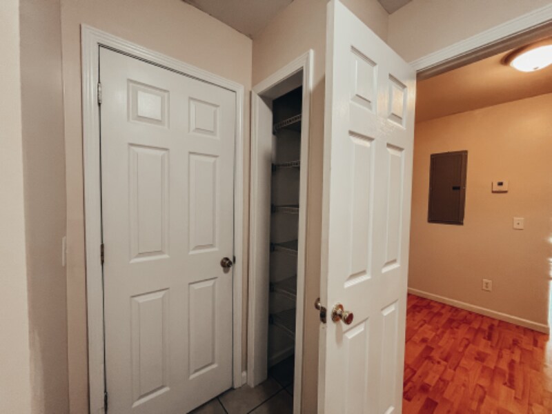 Building Photo - 214 Church Ave