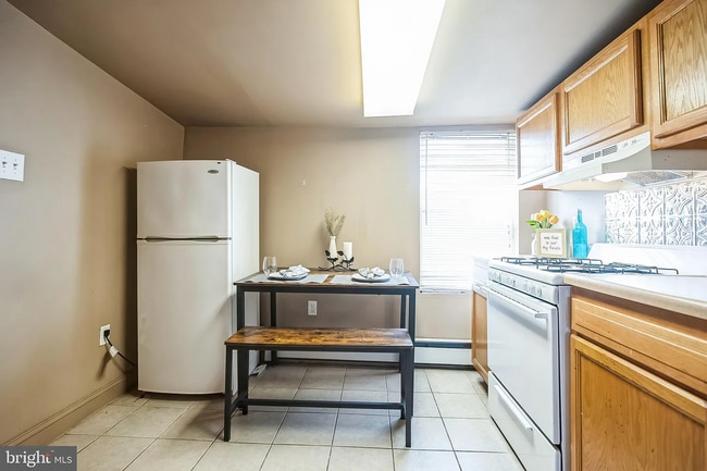 Building Photo - 1124 S 15th St