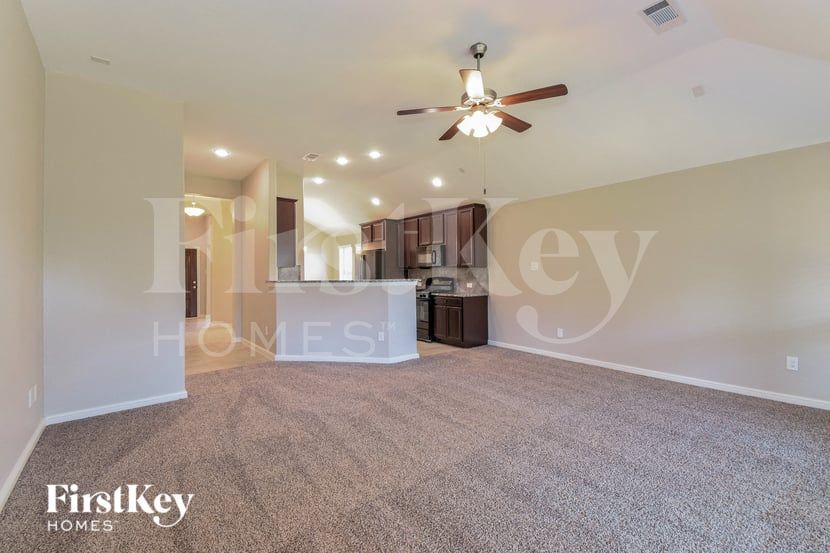 Building Photo - 4818 La Piedra Ln