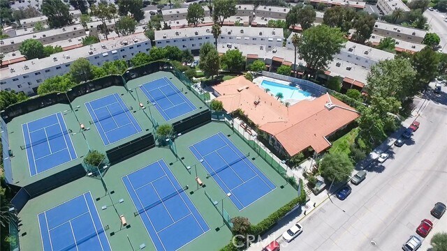 Building Photo - 7727 Vía Capri