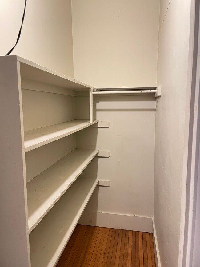 Building Photo - 107 S Broad St