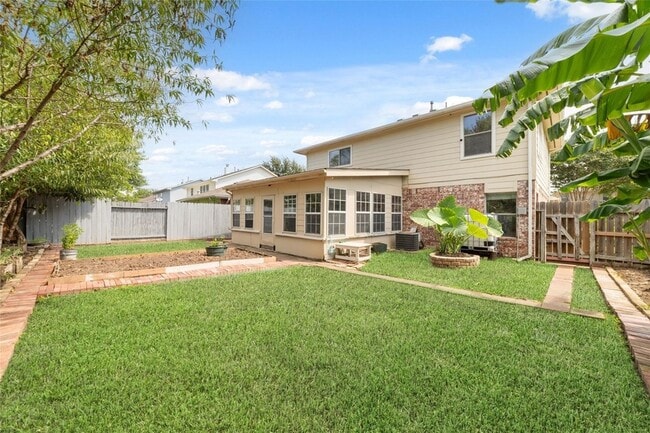 Building Photo - 8427 Brickhaven Ln