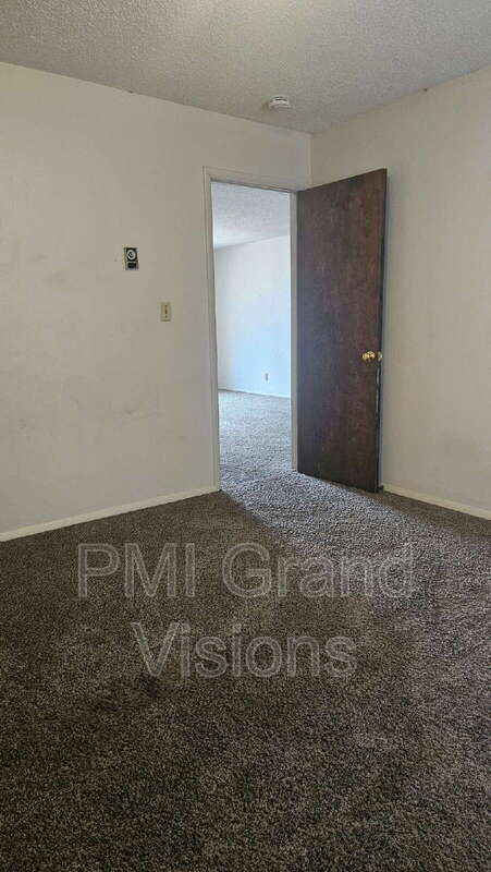 Building Photo - 1305 18th St