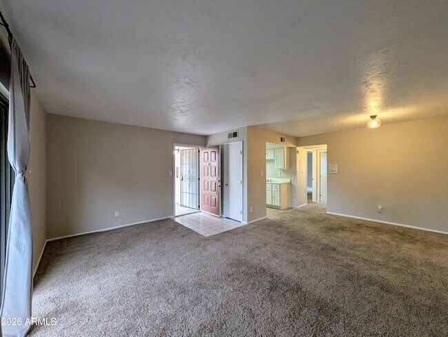 Building Photo - 4211 E Palm Ln