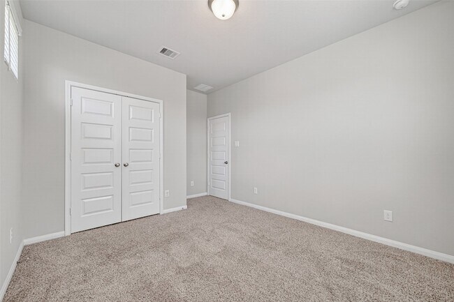 Building Photo - 3103 Little Gem Ln