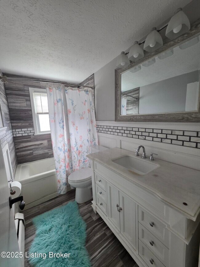 Building Photo - 6809 Shareith Dr