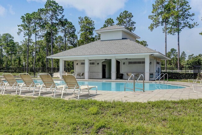 Building Photo - Charming 3-Bedroom Home in The Hideaway – ...