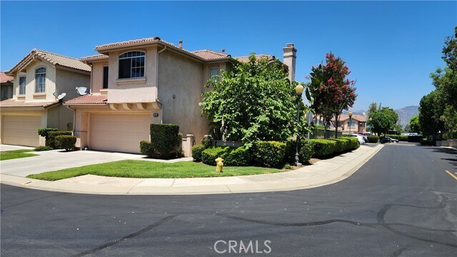 Building Photo - 573 E Stephanie Dr