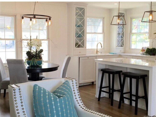 Building Photo - 5409 W 138th Plz