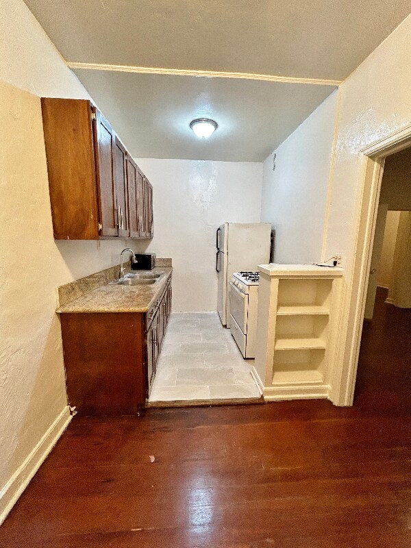 Building Photo - 1523 N McCadden Pl
