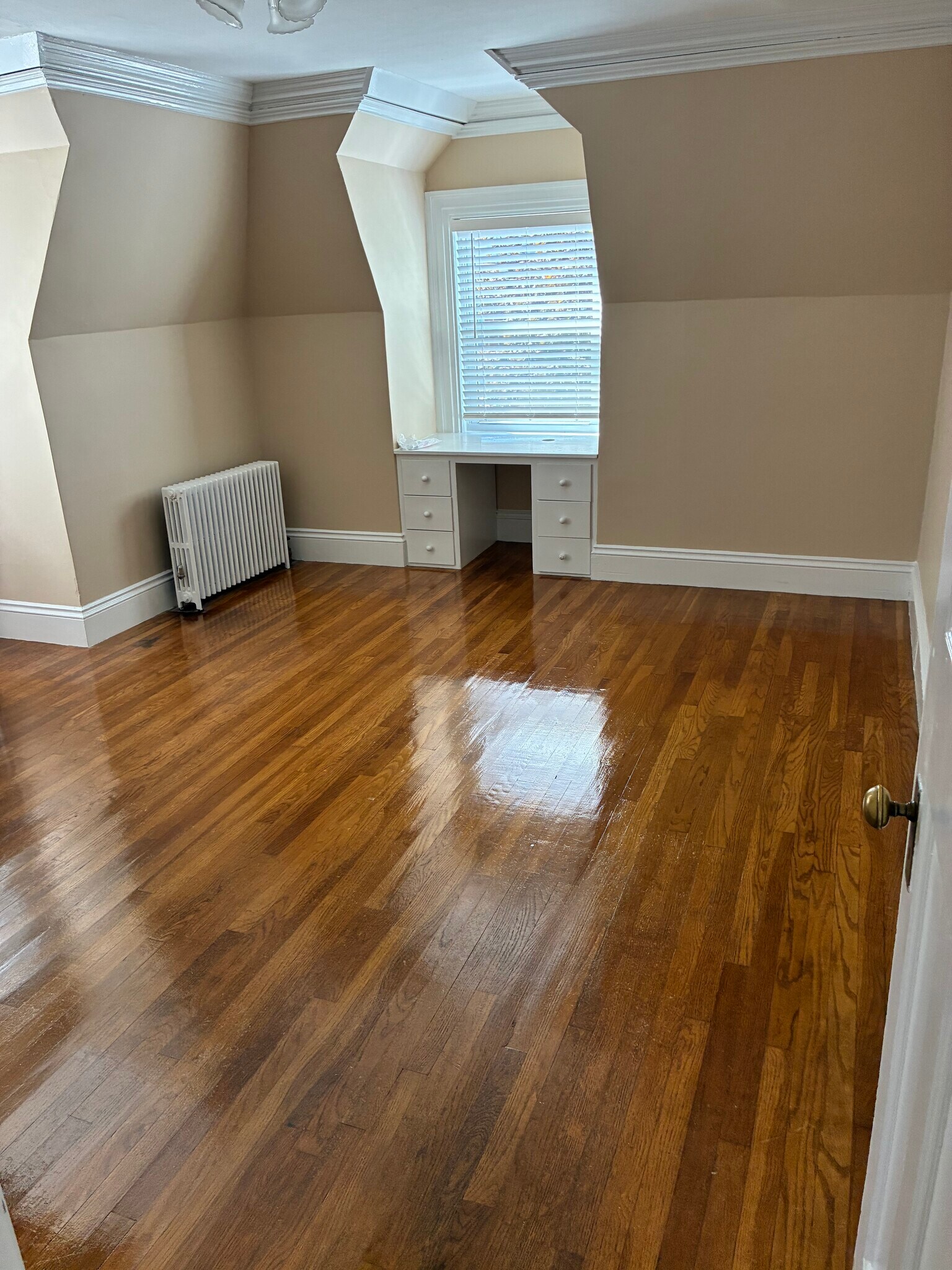 Building Photo - 131 Irving Ave