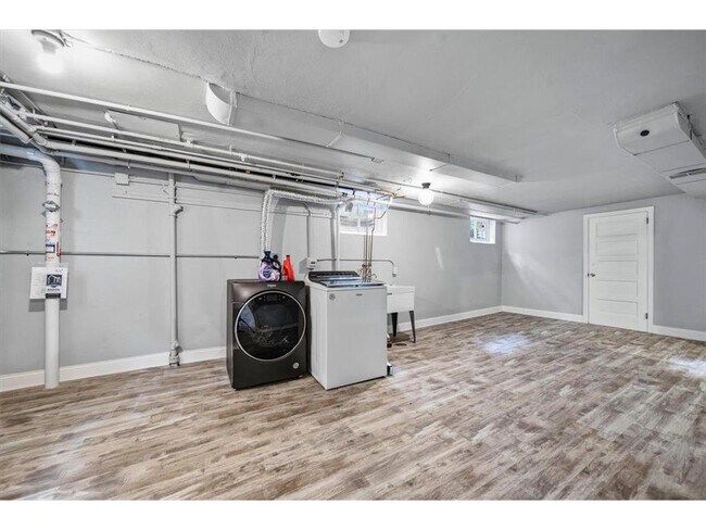 Building Photo - 3916 W 28th St