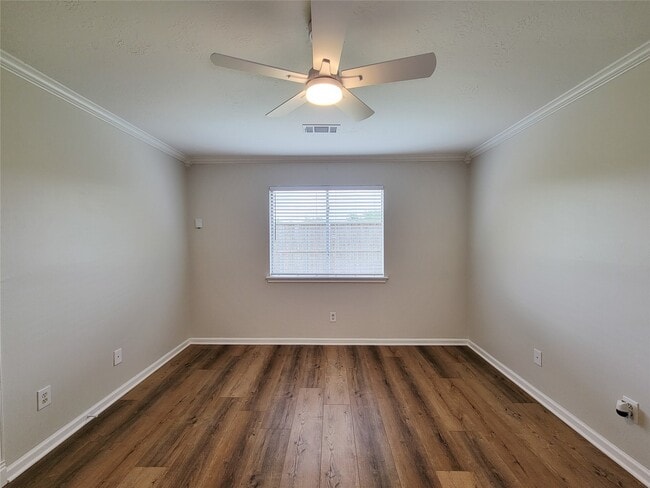 Building Photo - 3658 Villa Glen Dr