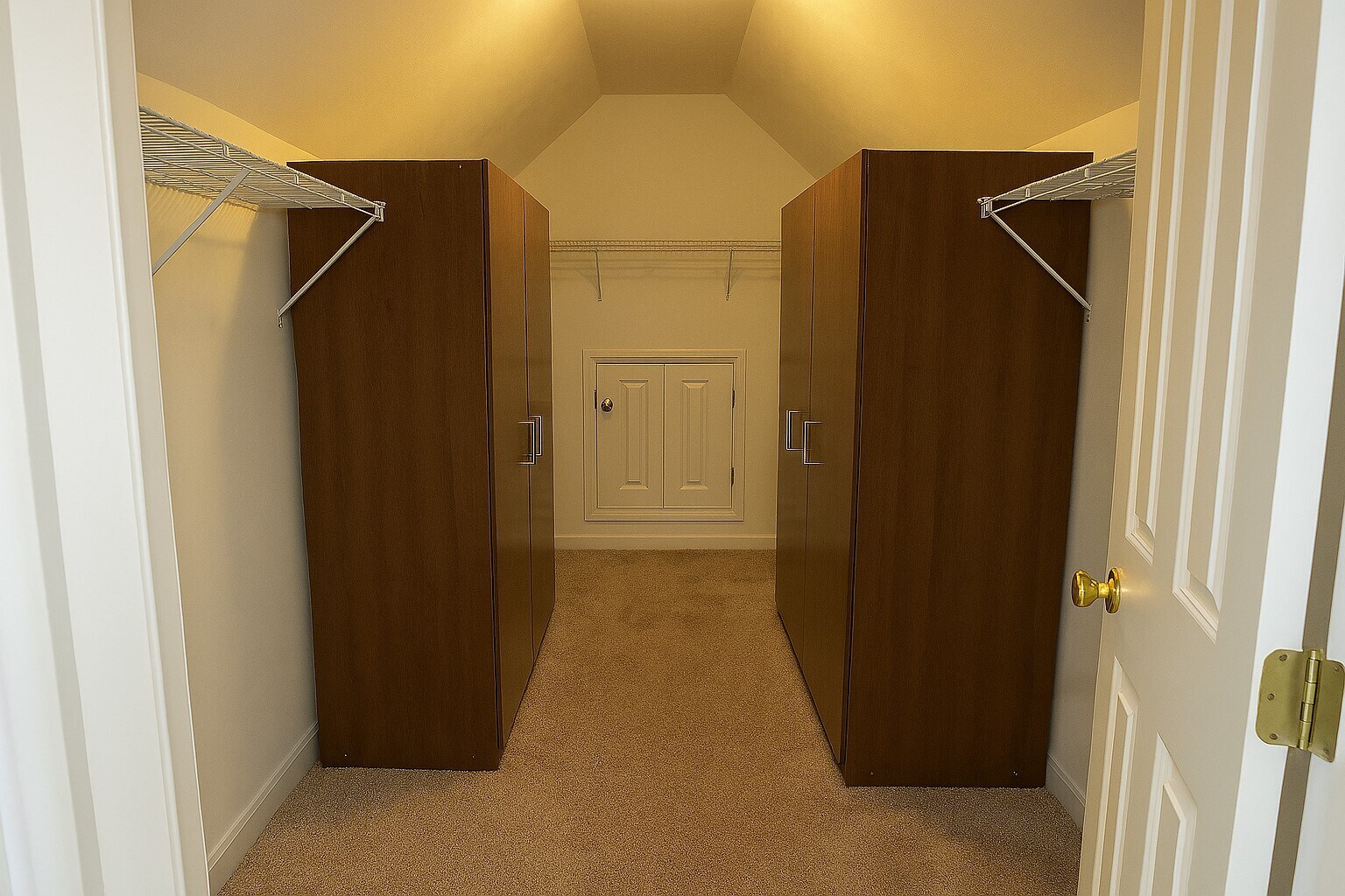 Building Photo - 6 Pepperbush Court