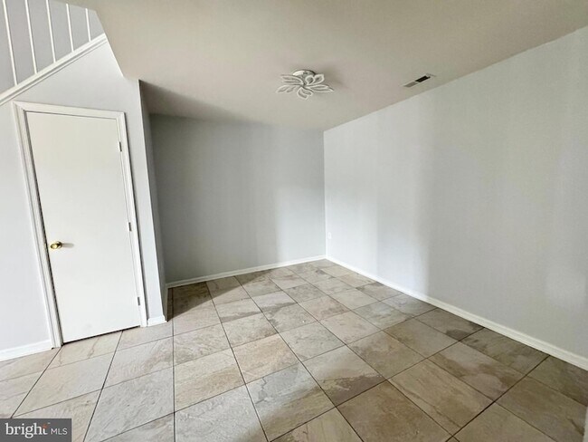 Building Photo - 7527 Belle Grae Dr