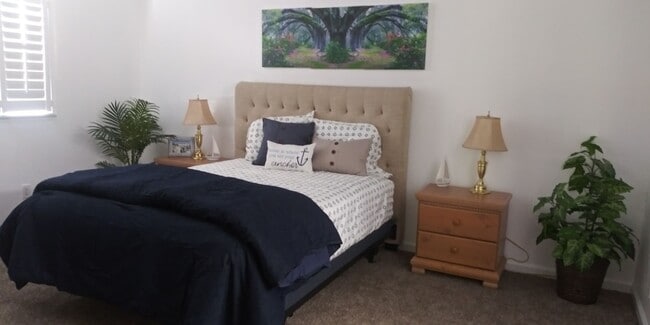 Building Photo - Fully Furnished Condo